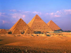 Pyramids_of_Giza_Egypt- taringa.net