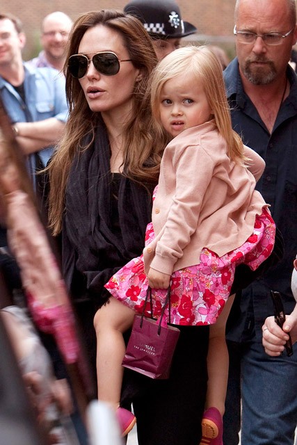 Angelina-Jolie-and-Vivienne-Jolie-Pitt-2