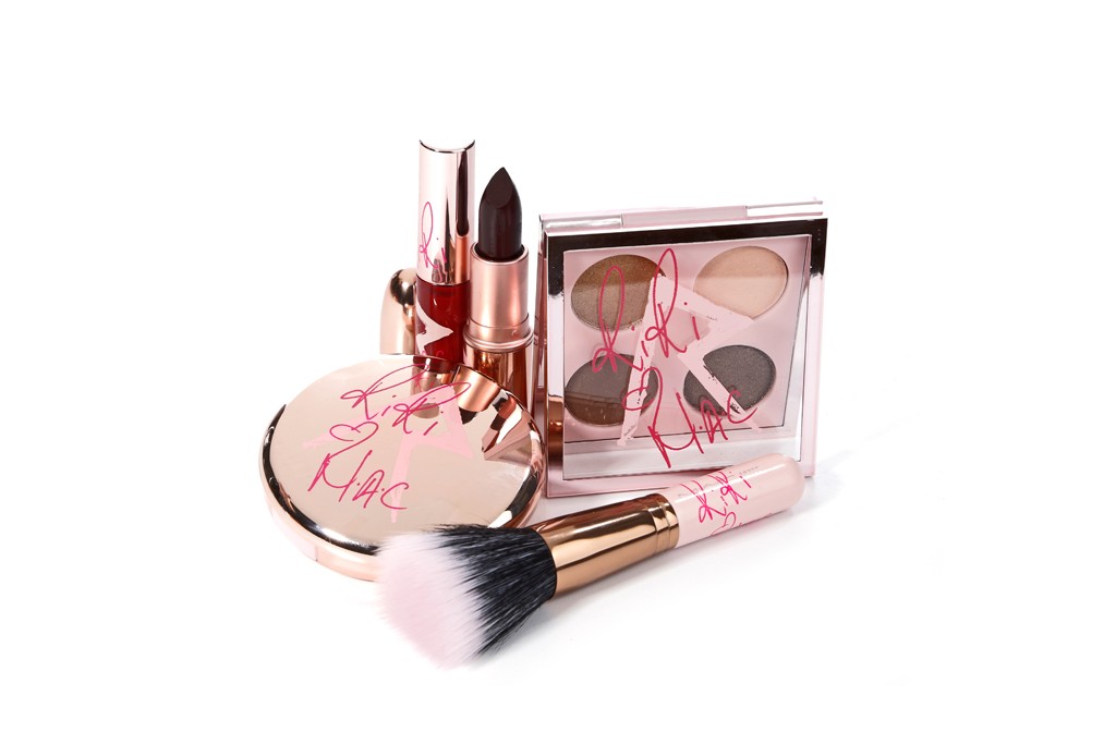 rihanna-mac01