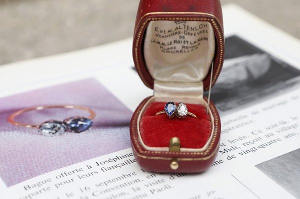 la-et-cm-napoleons-engagement-ring-josephine-a-001