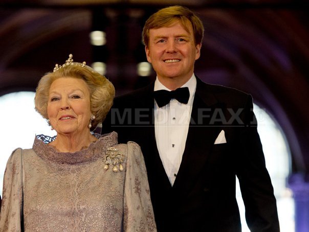 willem-alexander-regina-beatrix-afp