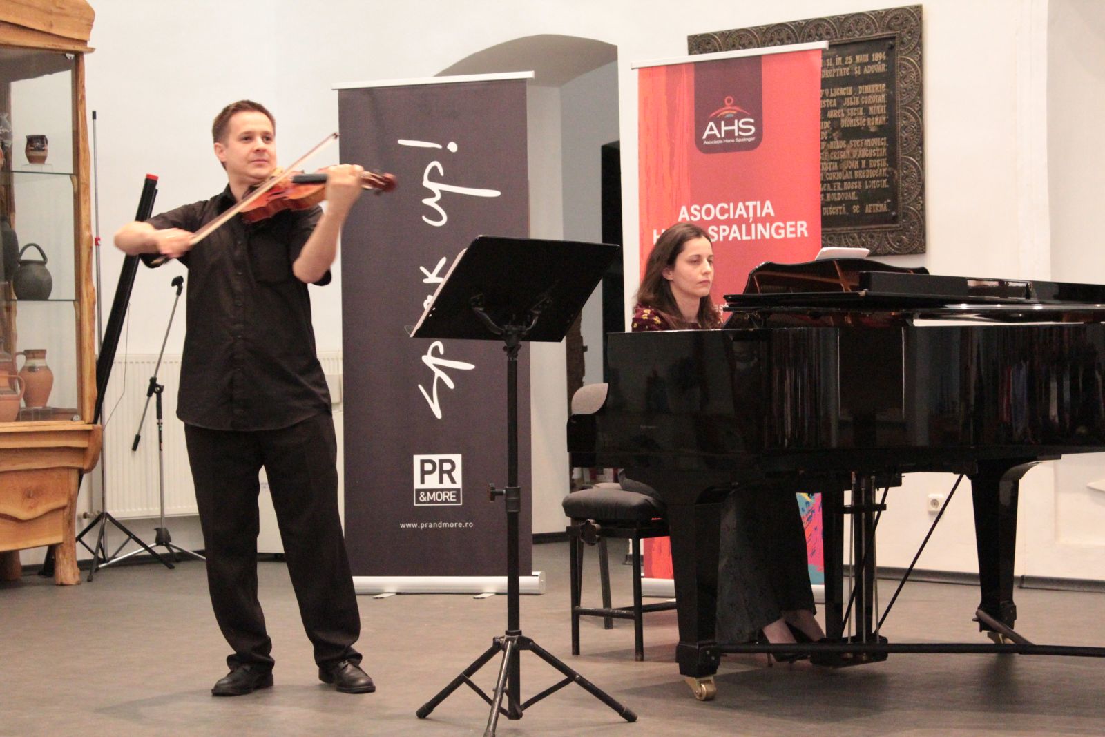 concert caritabil