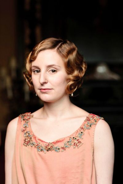 xfs_800x600_s80_Downton-Abbey-Edith3-Vogue-30Apr13-ITV_b_426x639