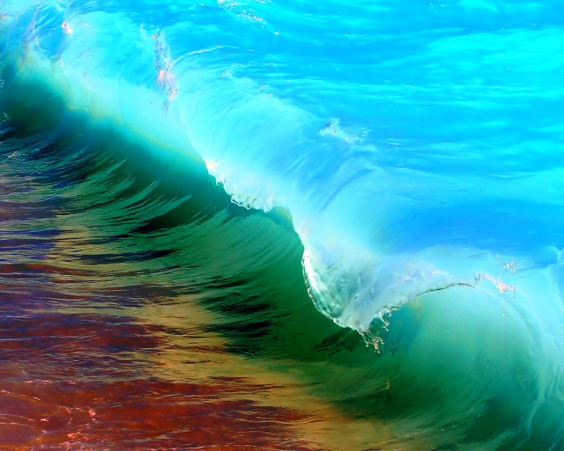 Kaihalulu-Red-Sand-Beach-Maui-Hawaii