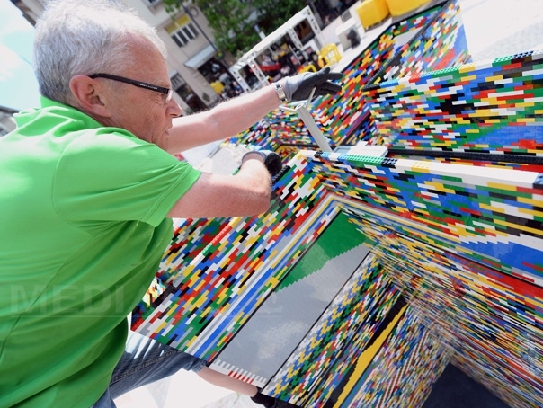 turn-lego-main-afp