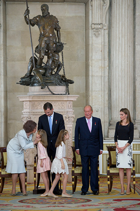 king-juan-granddaughters4--z