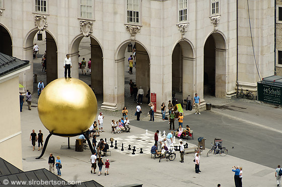 Salzburg Kapitelplatz Art 2