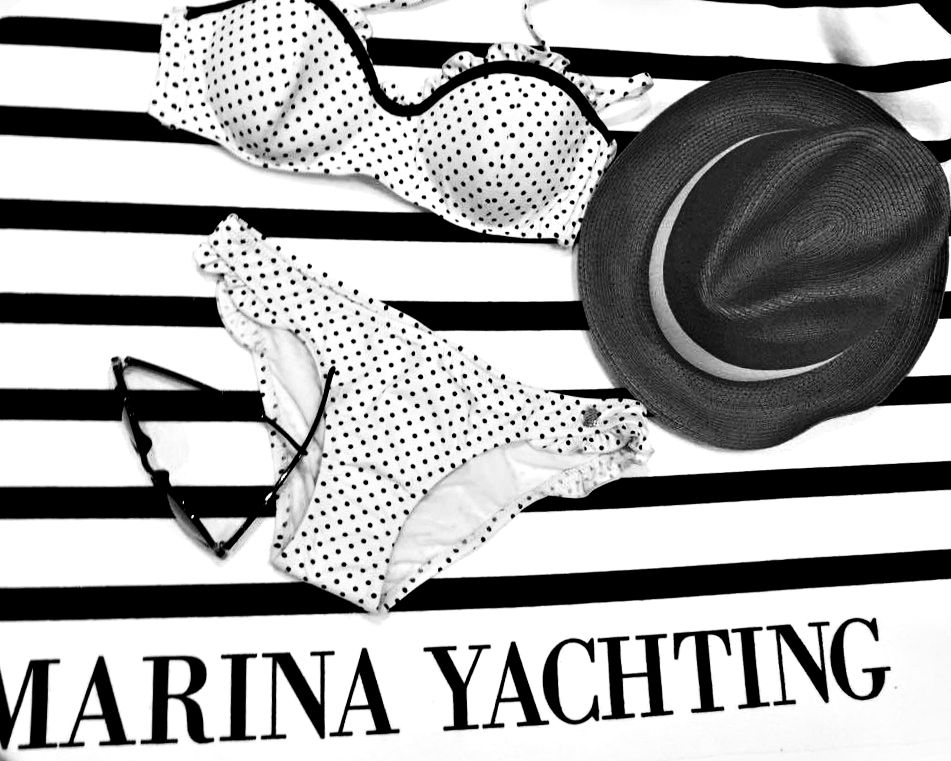 Costume de baie in doua piese si accesorii de plaja Marina Yachting