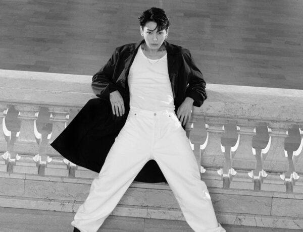 Calvin Klein îl prezintă pe Jung Kook în Jeans pentru campania Primăvara 2024