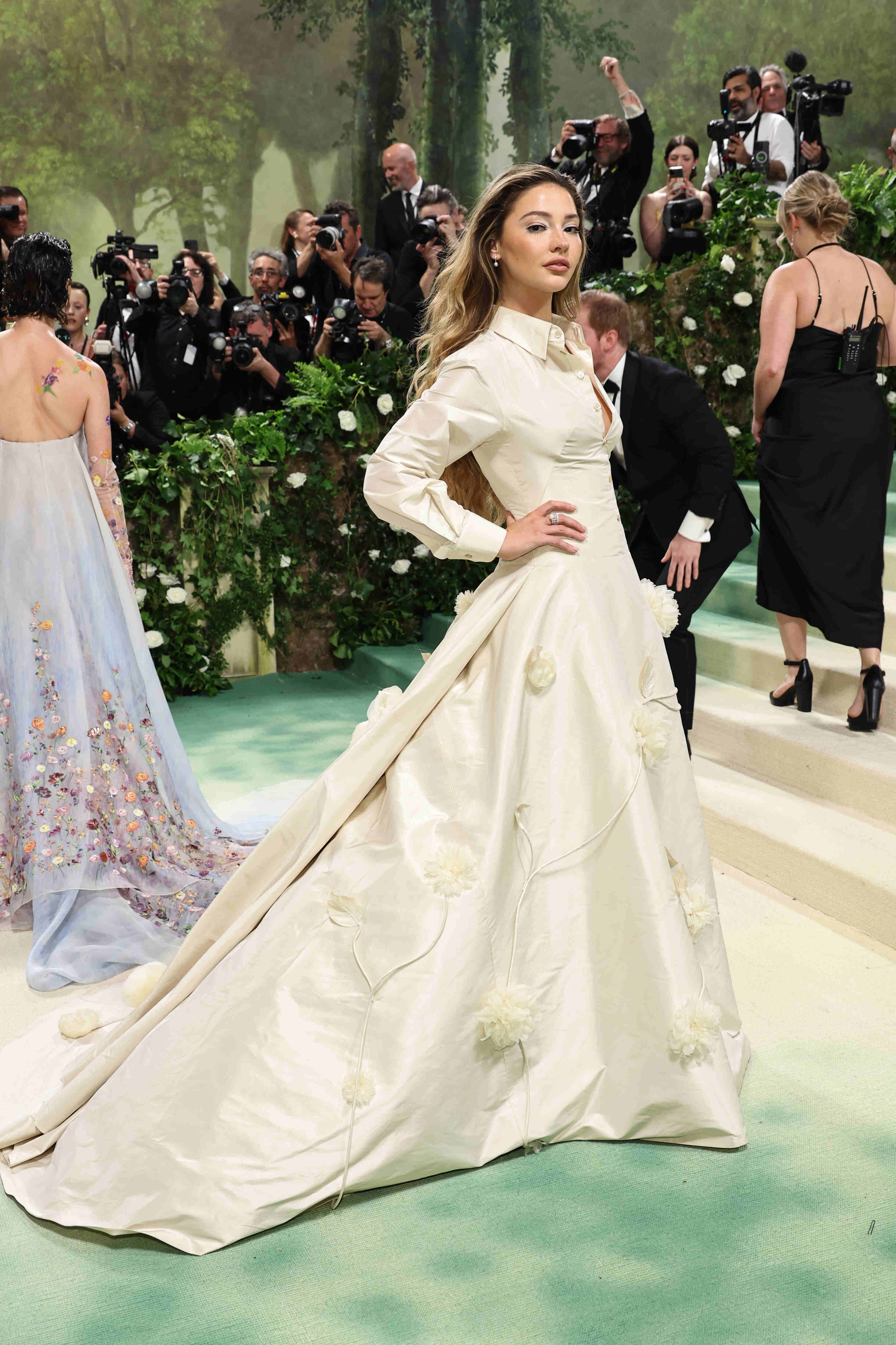 Madelyn Cline in Custom Tommy Hilfiger_Met Gala 2024_ph Getty Images