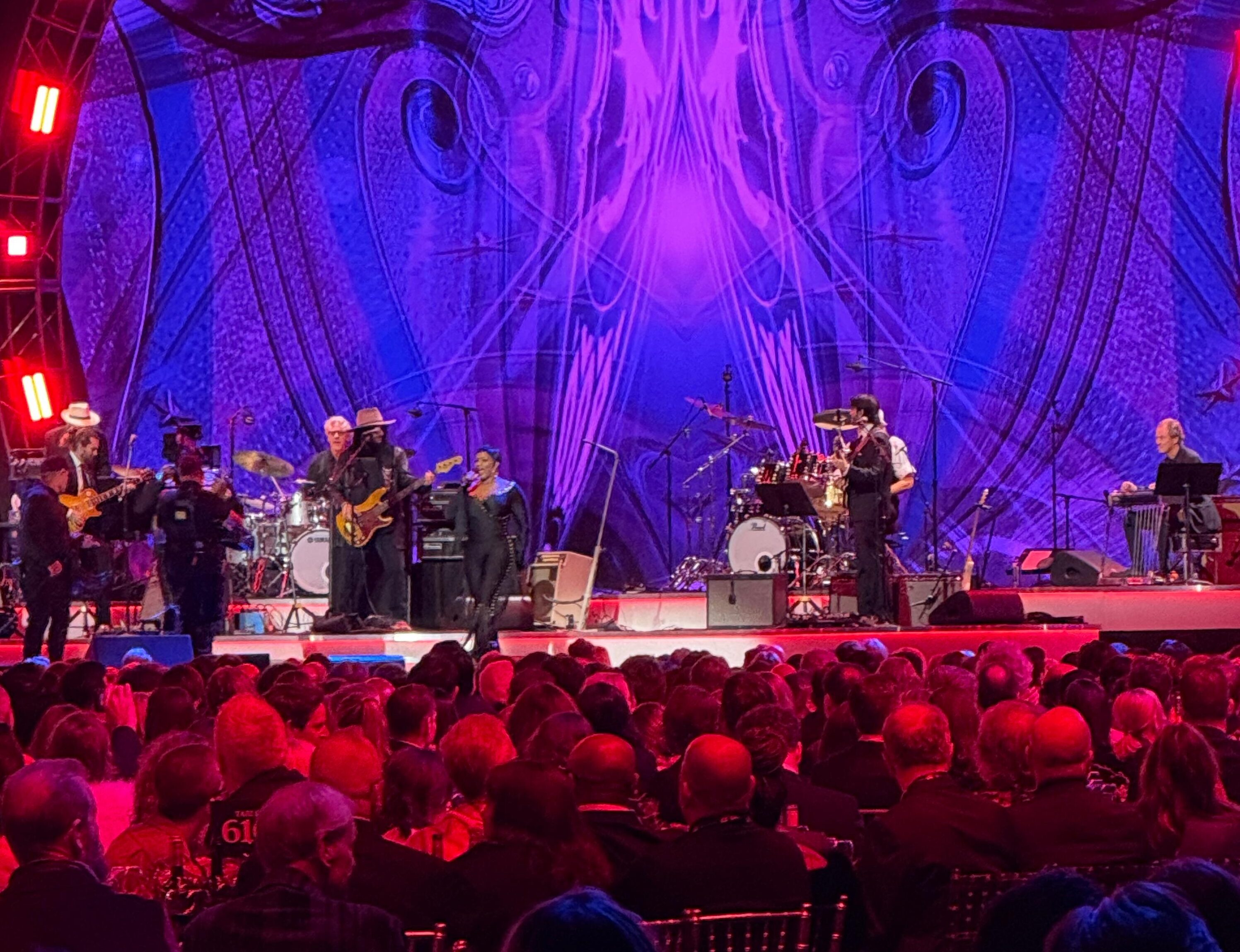 Gala Person of the Year MusiCares 2025 onorează trupa rock Grateful Dead întro seară de neuitat